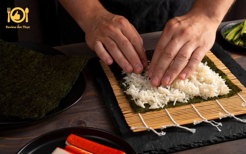 Cách làm Kimbap không bị rời nhân, ngon chuẩn vị Hàn 9 cach-lam-kimbap-1