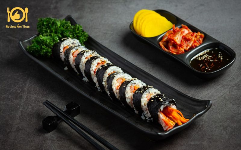 Cách làm Kimbap không bị rời nhân, ngon chuẩn vị Hàn 8 cach-lam-kimbap-3