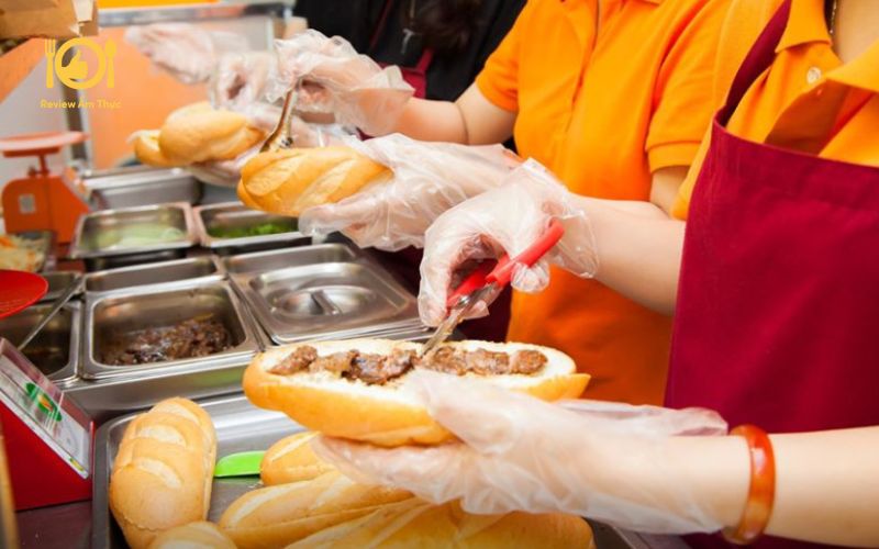 Review quán bánh mì bò nướng Bami King giòn tan, ngập thịt bò 11 bánh mì bò nướng bami king