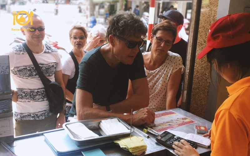 Review quán bánh mì bò nướng Bami King giòn tan, ngập thịt bò 13 bánh mì bò nướng bami king