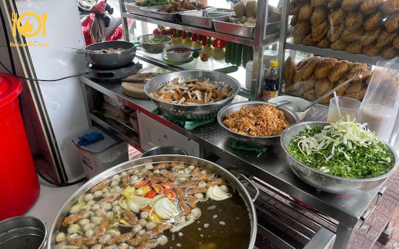 Review quán bún cá Nguyên Loan có thật sự ngon như lời đồn? 13 bún cá Nguyên Loan