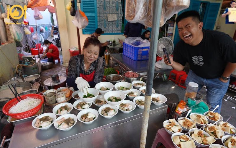 Bún nước Cô Huyền - Đặc sản "bún chửi" hơn 20 năm tại Sài Thành 16 bun-nuoc-co-huyen-16