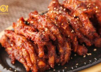 Cách làm chân gà rút xương nướng muối ớt