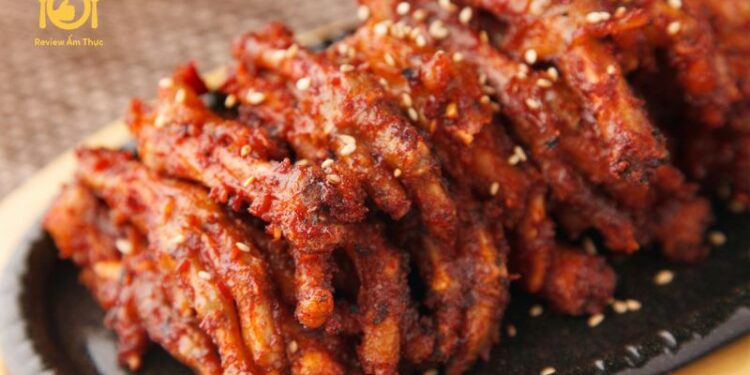 Cách làm chân gà rút xương nướng muối ớt