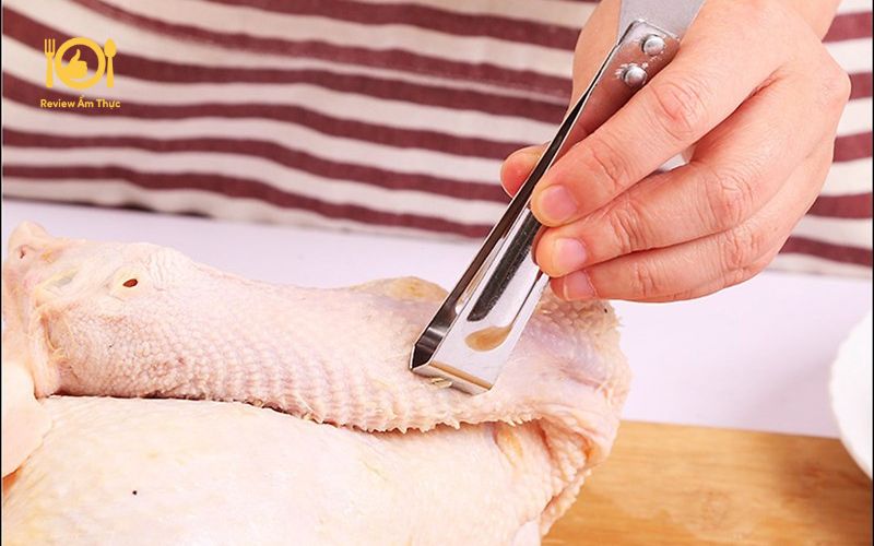 Cách làm gà nướng muối ớt sa tế cay ngon đậm đà ngay tại nhà 14 cach-lam-ga-nuong-muoi-ot-sa-te-3