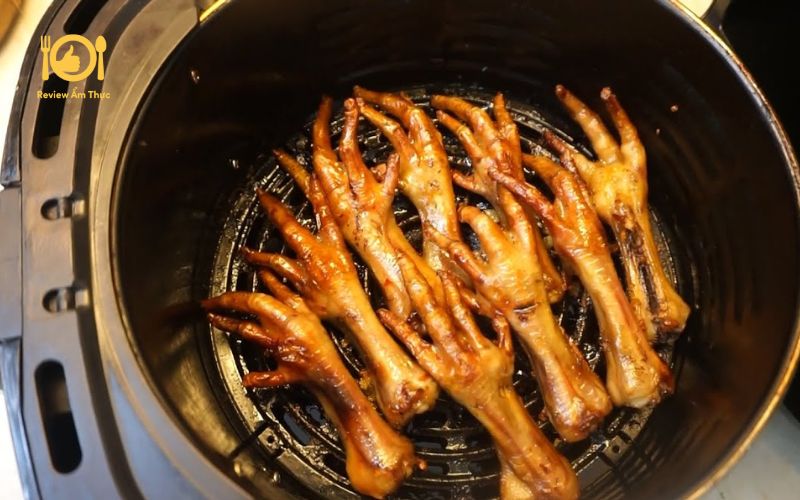 Cách làm chân gà nướng mật ong bằng nồi chiên không dầu tại nhà 16 chan-ga-nuong-mat-ong-bang-noi-chien-khong-dau-5