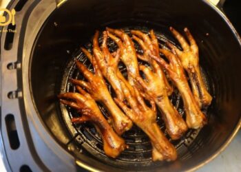 chân gà nướng muối ớt bằng nồi chiên không dầu