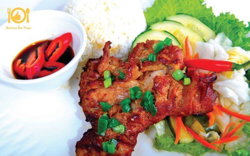 Cách làm cơm gà nướng mật ong thơm phức, vàng óng đơn giản tại nhà 8 cơm gà nướng mật ong