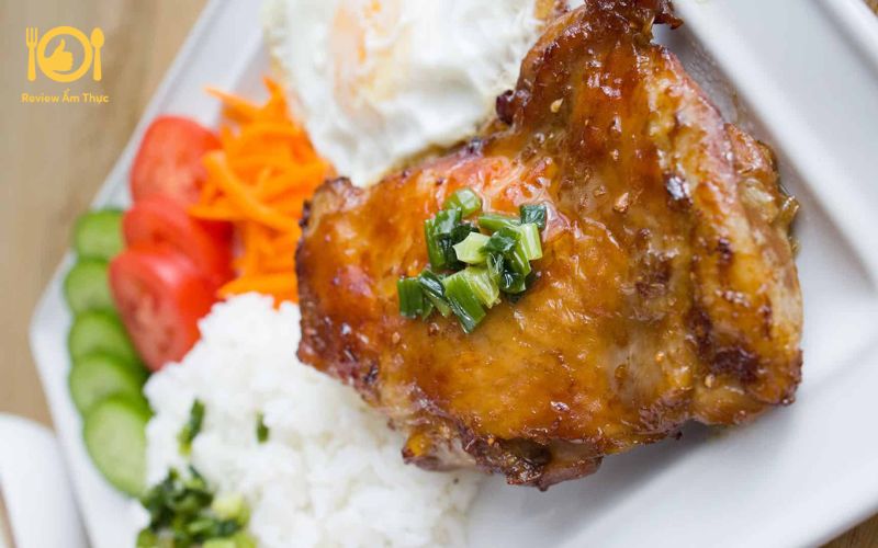 Cách làm cơm gà nướng mật ong thơm phức, vàng óng đơn giản tại nhà 11 cơm gà nướng mật ong