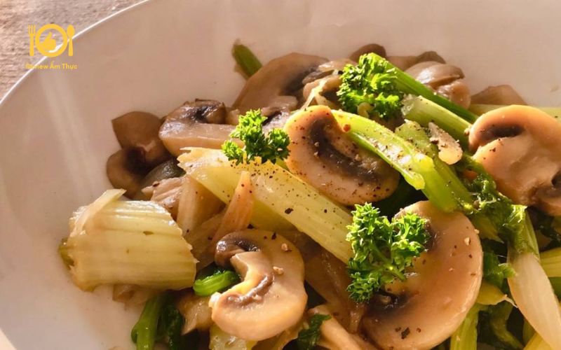 Nấm mỡ xào thịt bò - Món ăn hao cơm cho bữa tối của mọi gia đình 9 nam-mo-xao-thit-bo-1