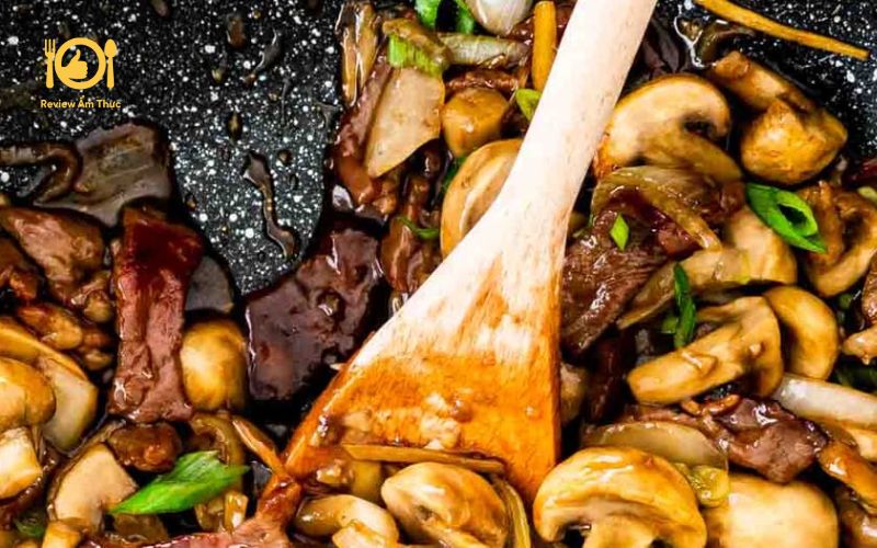 Nấm mỡ xào thịt bò - Món ăn hao cơm cho bữa tối của mọi gia đình 12 nam-mo-xao-thit-bo-4