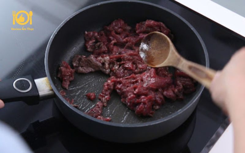 Bí quyết làm nấm tuyết xào thịt bò mềm ngọt, đậm đà đơn giản tại nhà 11 nam-tuyet-xao-thit-bo-4