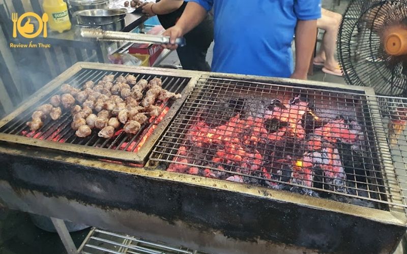 Review quán ăn Hàng Dừa bò nướng nổi tiếng ở tỉnh Bình Dương? 13 quán ăn hàng dừa bò nướng