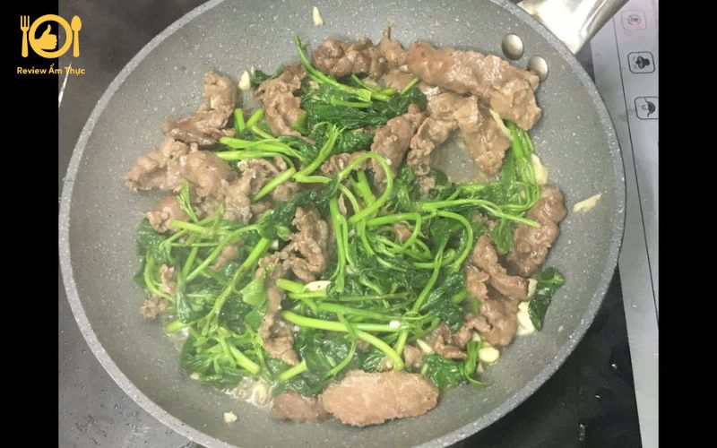 Rau lang xào thịt bò - Món ăn giản dị ngon cơm cho gia đình 13 rau-lang-xao-thit-bo-5