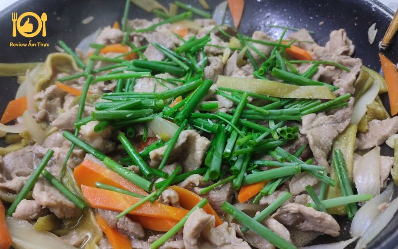 Rau tiến vua xào thịt bò - Món ăn chiều nhanh gọn cho gia đình 9 rau tiến vua xào thịt bò