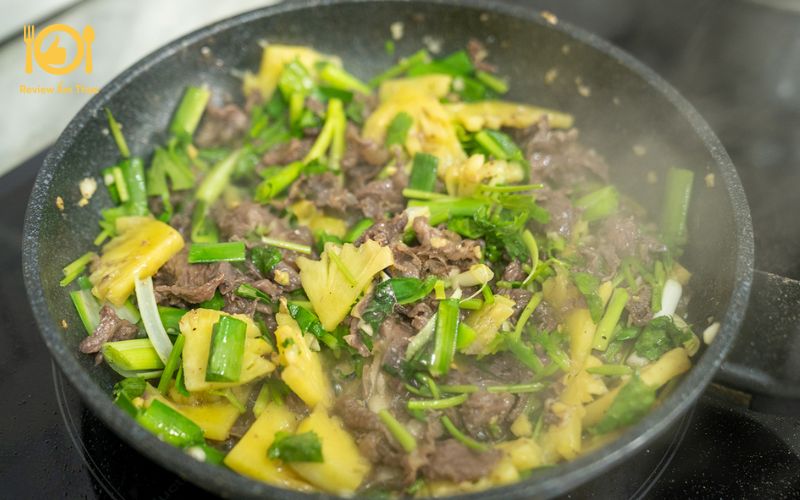 Cách làm thịt bò xào dứa - Món ngon cho những ngày bận rộn 9 thịt bò xào dứa