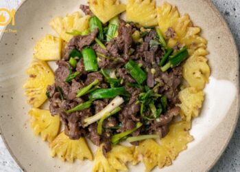 thịt bò xào dứa