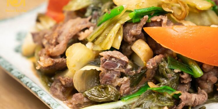 thịt bò xào dưa chua