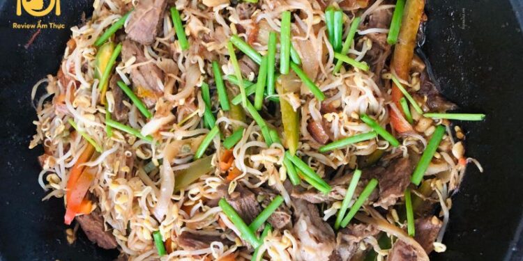 thịt bò xào giá đỗ