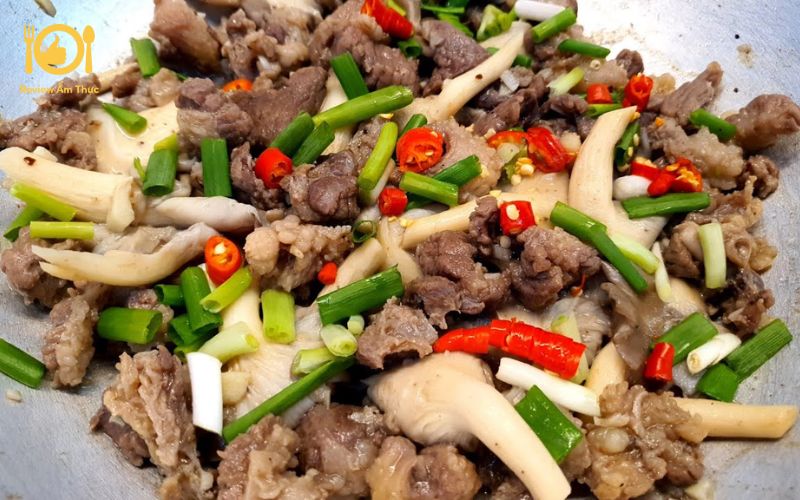 Tổng hợp 10 cách làm thịt bò xào nấm đơn giản, nhanh gọn tại nhà 16 thịt bò xào nấm
