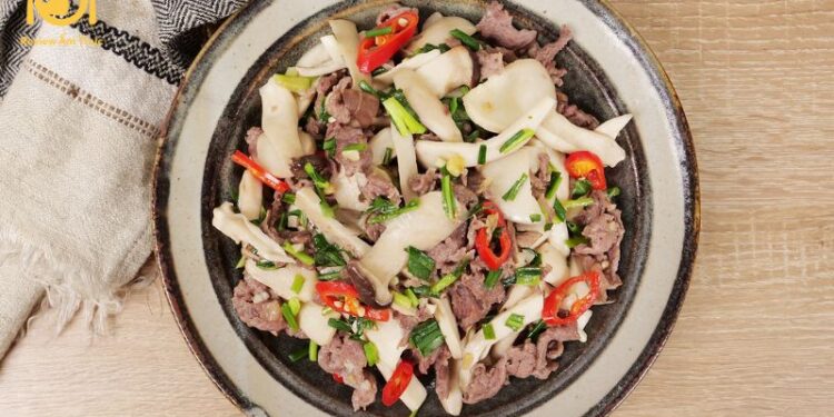 thịt bò xào nấm đùi gà
