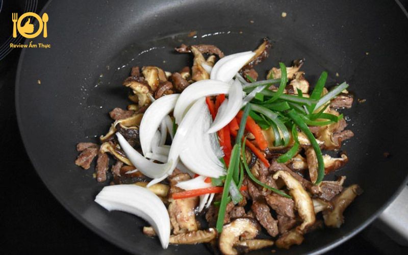 Thịt bò xào nấm hương - Món ngon thanh đạm, bổ dưỡng cho sức khỏe 9 thịt bò xào nấm hương