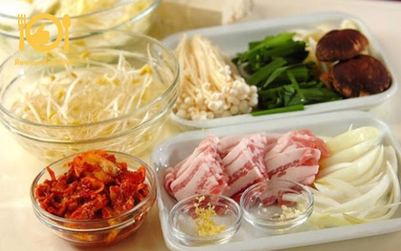 Thịt Bò Xào nấm kim châm - Sự Kết Hợp Đậm Đà Và Hấp Dẫn! 8 thịt bò xào nấm kim châm