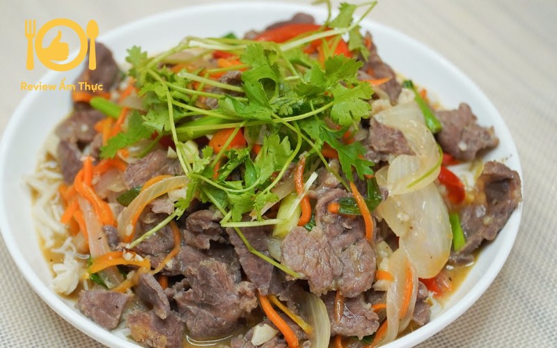 Thịt Bò Xào nấm kim châm - Sự Kết Hợp Đậm Đà Và Hấp Dẫn! 9 thịt bò xào nấm kim châm