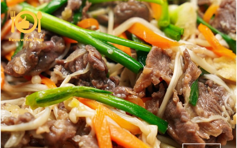 Thịt Bò Xào nấm kim châm - Sự Kết Hợp Đậm Đà Và Hấp Dẫn! 11 thịt bò xào nấm kim châm