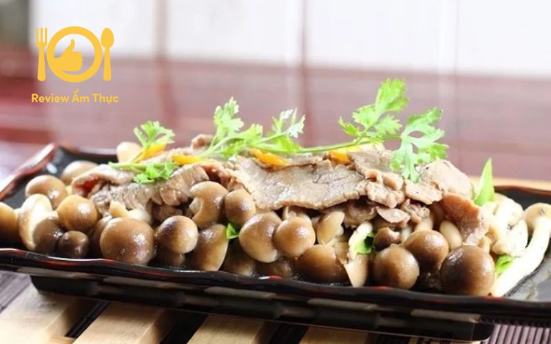 Cách Chế Biến Thịt Bò Xào Nấm Rơm Đơn Giản và Thơm Ngon 8 thịt bò xào nấm rơm