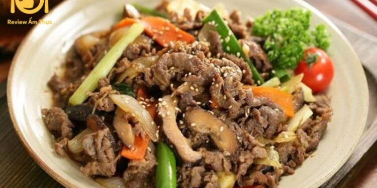 thịt bò xào nấm rơm