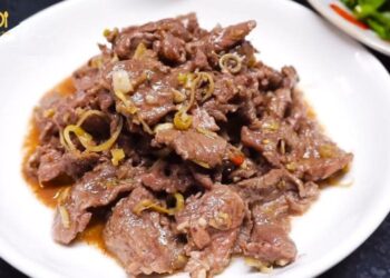 thịt bò xào sả ớt