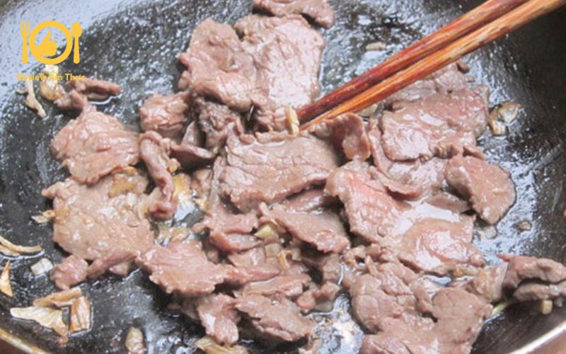 Cách nấu món thịt bò xào tỏi đậm vị, siêu hấp dẫn 15 thịt bò xào tỏi