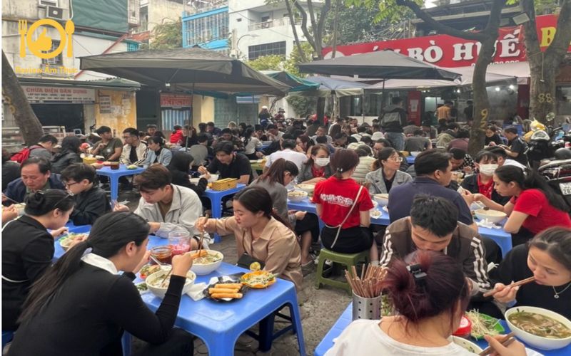 Review bún bò Huế Nghĩa Tân - Quán ăn đạt doanh thu khủng 8 Bún bò Huế Nghĩa Tân