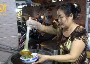 bún bò huế ngự bình