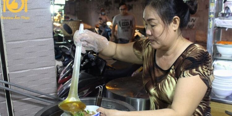 bún bò huế ngự bình