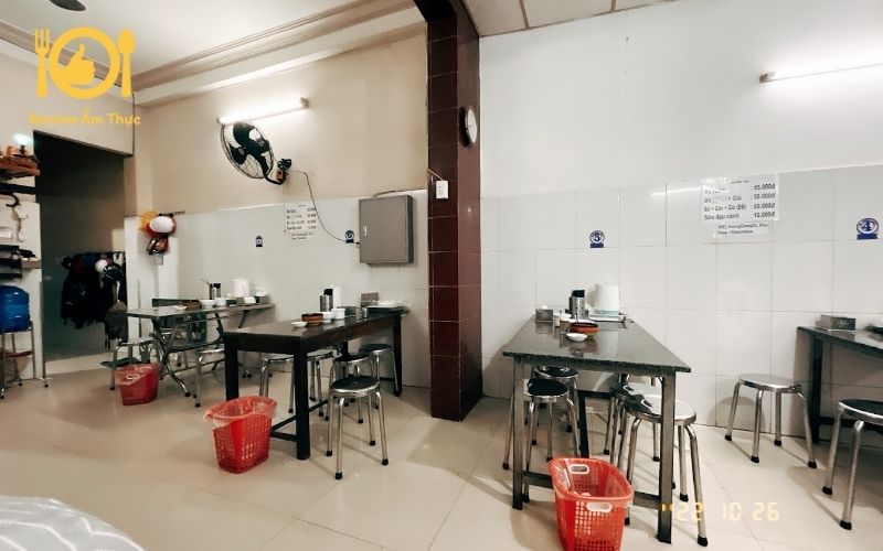 Review quán bún bò Hương Giang Nha Trang có gì hấp dẫn? 8 bún bò Hương Giang Nha Trang