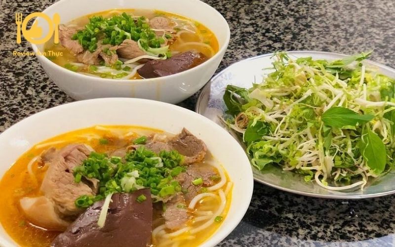 Review quán bún bò Hương Giang Nha Trang có gì hấp dẫn? 10 bún bò Hương Giang Nha Trang