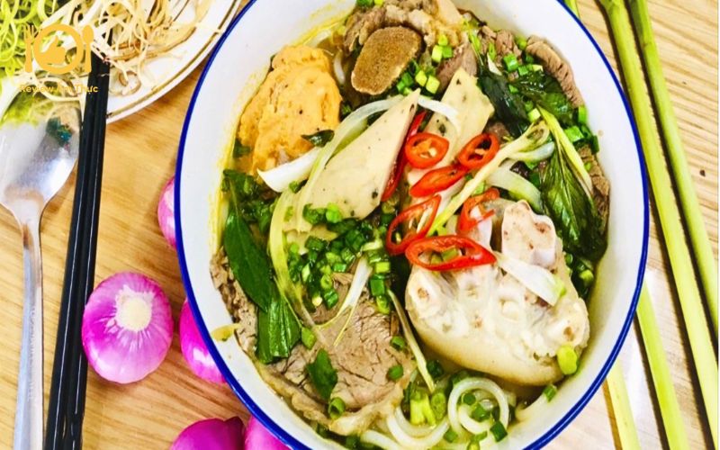 Review bún bò Ngọc Dung - Hương vị cố đô giữa lòng sài thành 9 Bún bò Ngọc Dung