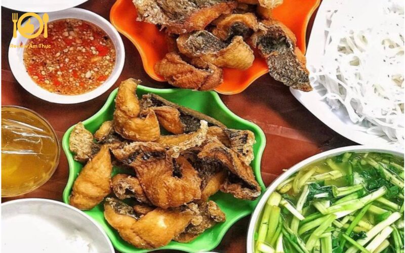 Review bún cá chấm Gốc Đa - Quán ăn hấp dẫn ngay phố Vũ Thạnh 10 Bún cá chấm Gốc Đa