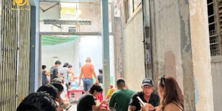 bún măng vịt lê văn sỹ