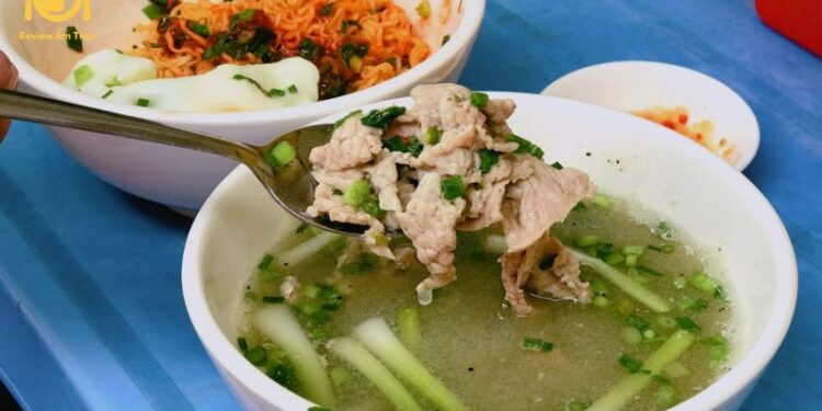 Bún nước cô Có