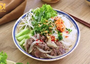 Bún thịt xào Cần Thơ
