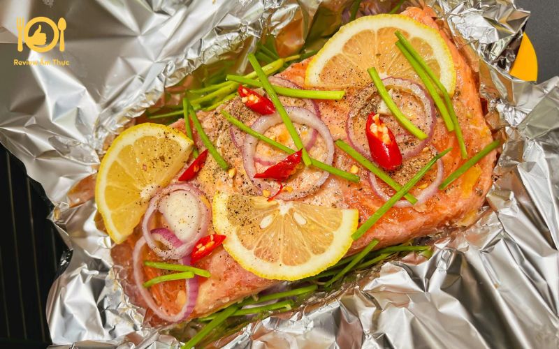 Làm mới bữa cơm với cá hồi nướng giấy bạc sốt chanh dây 7 cá hồi nướng giấy bạc