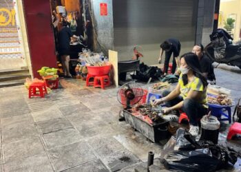 chân gà nướng bà triệu