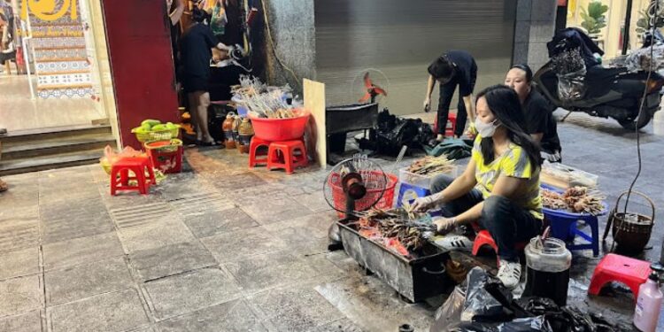 chân gà nướng bà triệu