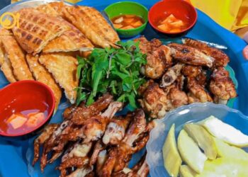 chan ga nuong ngo gach