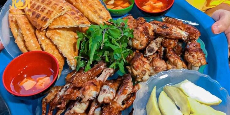 Review quán chân gà nướng Ngõ Gạch - Chân gà nướng quán Cây Đa 7 chan ga nuong ngo gach