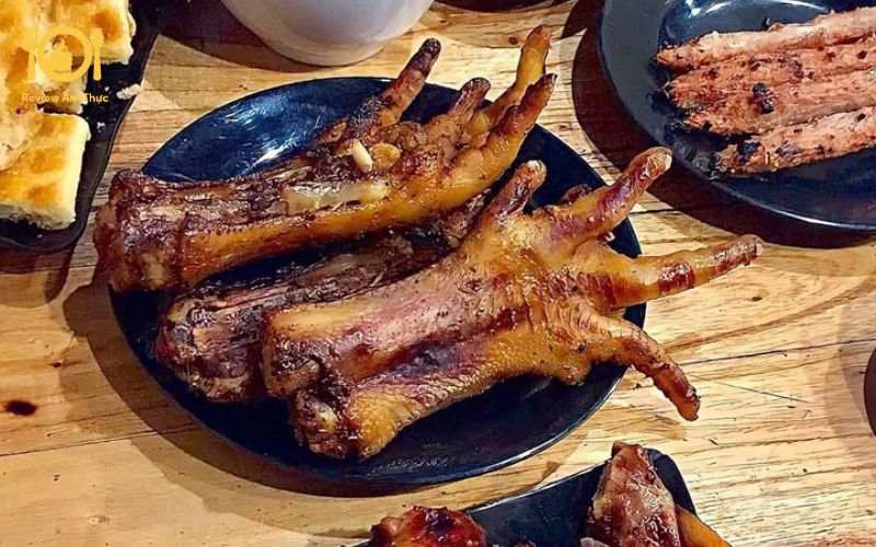 Review chi tiết quán chân gà nướng Tanka ngon "xỉu up xỉu down" 9 Lý do món chân gà nướng Tanka luôn hút khách