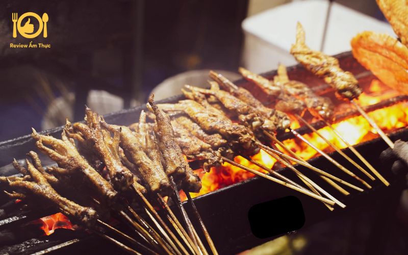Review quán chân gà nướng Thịnh Vượng - Quán siêu đông có gì hot? 8 chân gà nướng thịnh vượng